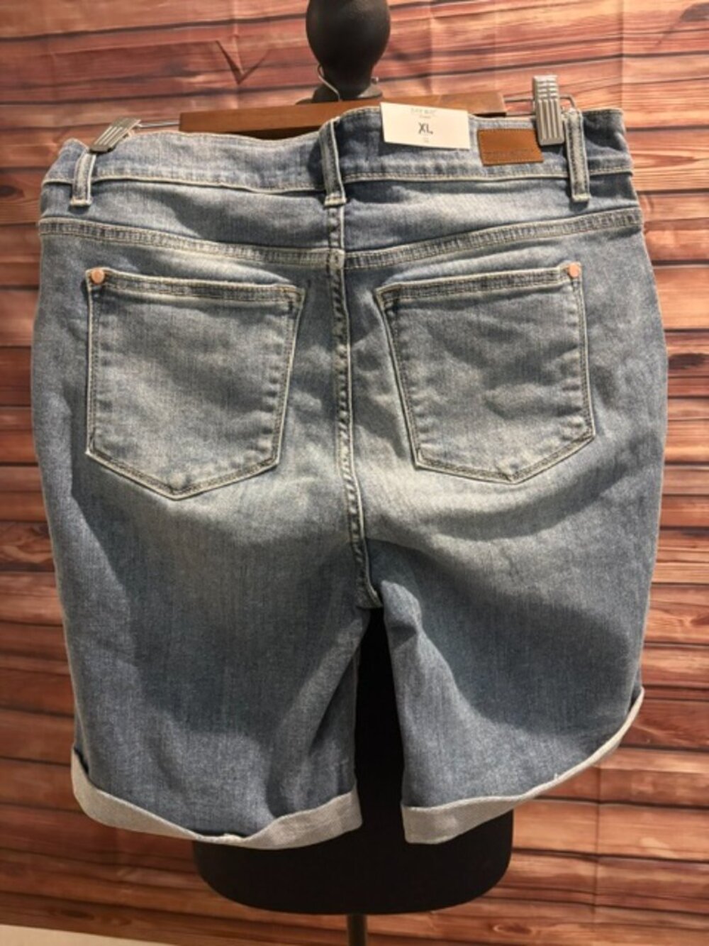 Judy Blue XL High Rise Bermuda Shorts Cuffed Hem Stretch Denim NWT JB15226LT - Picture 2 of 3
